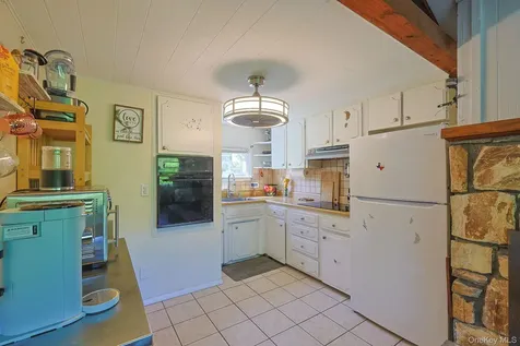 392 Oscawana Lake Road Putnam Valley NY 10579