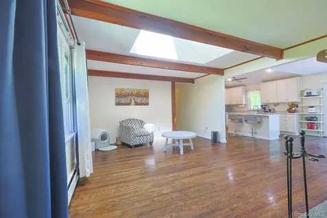 392 Oscawana Lake Road Putnam Valley NY 10579