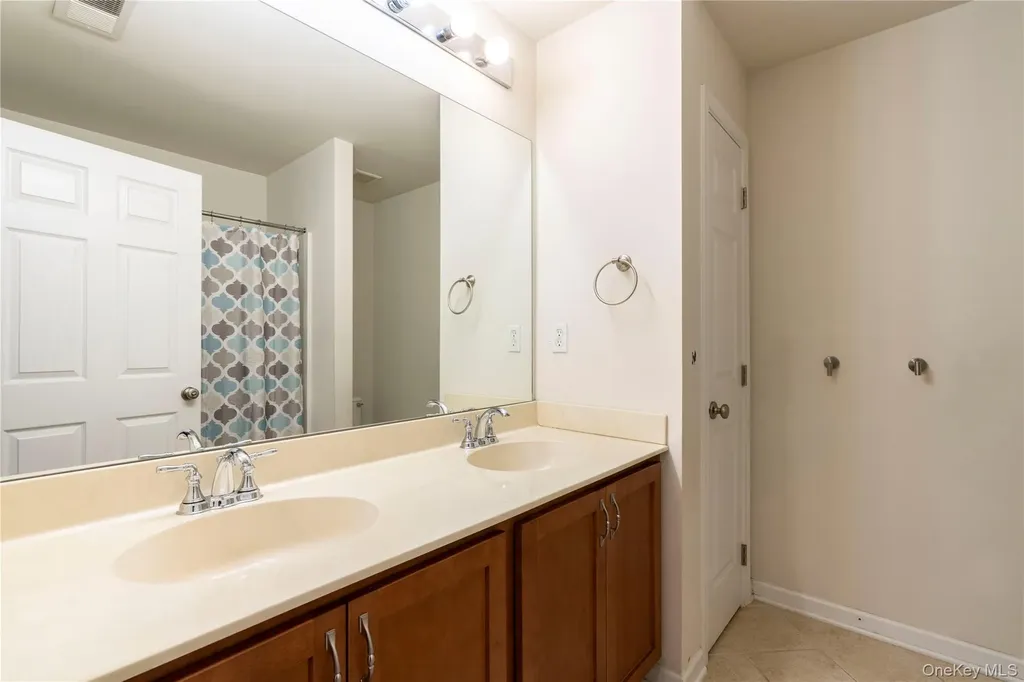 908 Huntington Drive Fishkill NY 12524