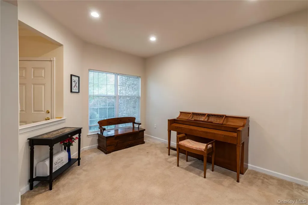 908 Huntington Drive Fishkill NY 12524