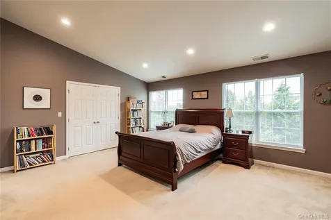 908 Huntington Drive Fishkill NY 12524