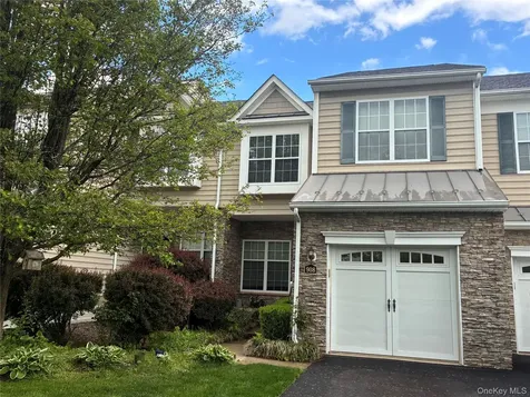 908 Huntington Drive Fishkill NY 12524