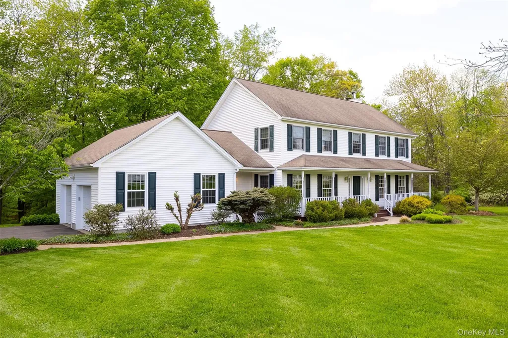 76 Rockledge Drive Pleasant Valley NY 12569