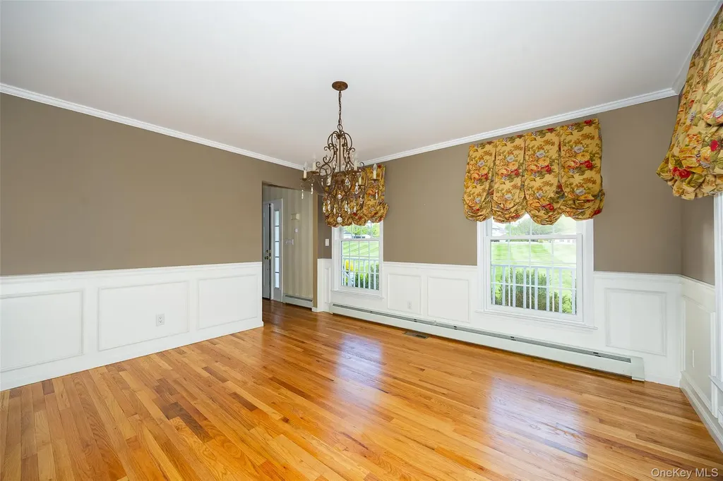 76 Rockledge Drive Pleasant Valley NY 12569