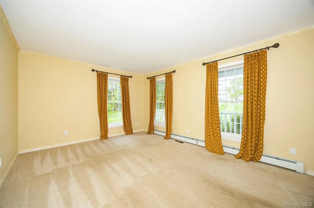 76 Rockledge Drive Pleasant Valley NY 12569
