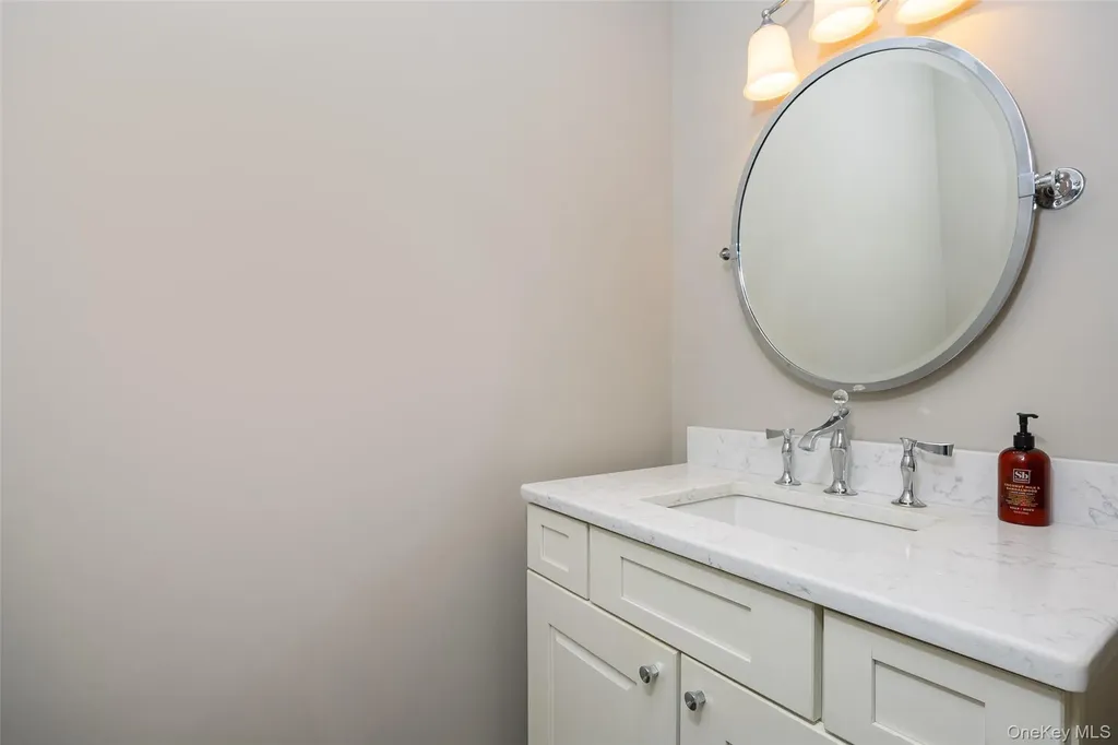 76 Rockledge Drive Pleasant Valley NY 12569