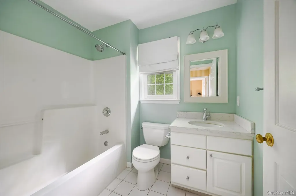 76 Rockledge Drive Pleasant Valley NY 12569