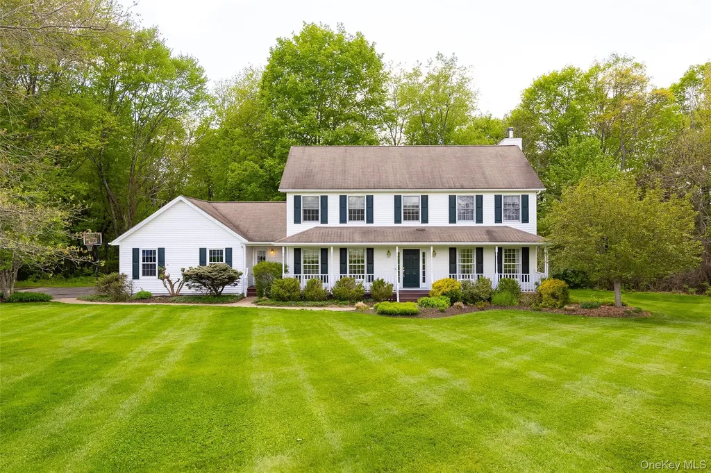 76 Rockledge Drive Pleasant Valley NY 12569