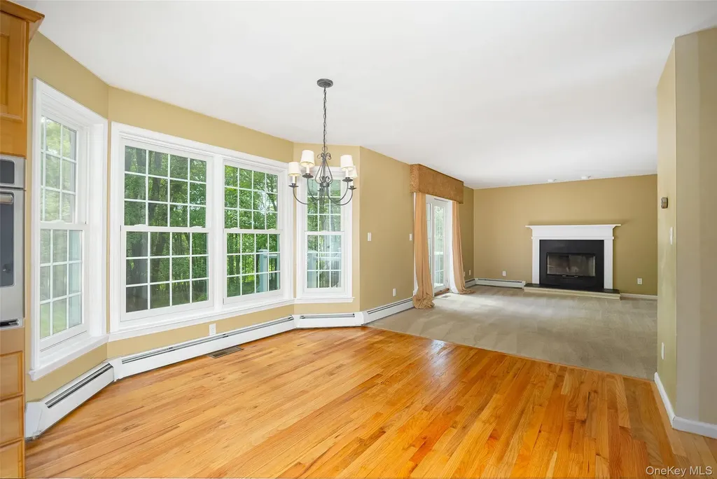76 Rockledge Drive Pleasant Valley NY 12569