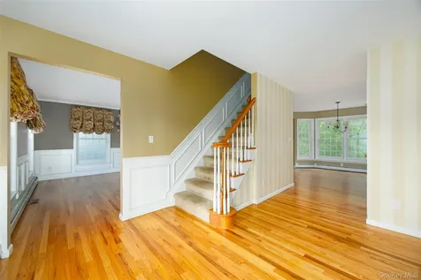 76 Rockledge Drive Pleasant Valley NY 12569