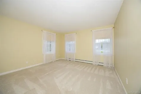 76 Rockledge Drive Pleasant Valley NY 12569