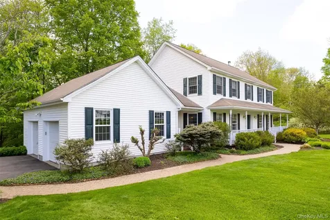 76 Rockledge Drive Pleasant Valley NY 12569