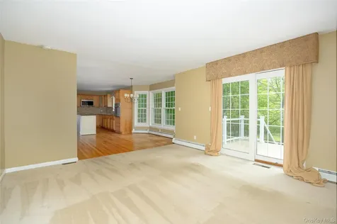 76 Rockledge Drive Pleasant Valley NY 12569