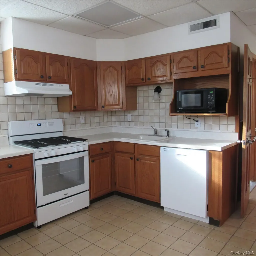 35 Taylor Avenue Poughkeepsie NY 12601