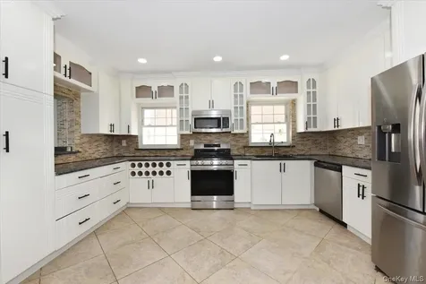 7627 175th Street Fresh Meadows NY 11366