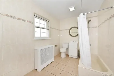 7627 175th Street Fresh Meadows NY 11366