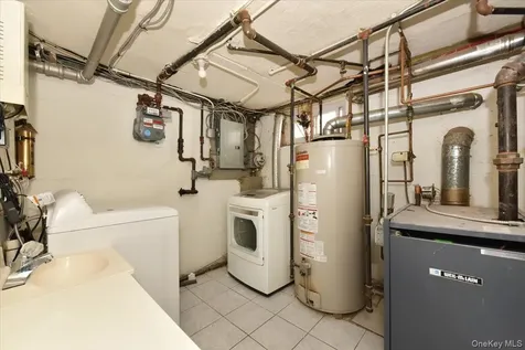 7627 175th Street Fresh Meadows NY 11366