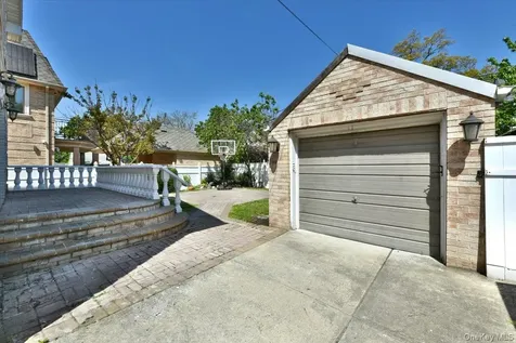 7627 175th Street Fresh Meadows NY 11366