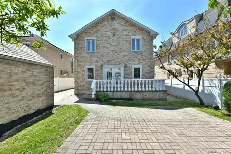 7627 175th Street Fresh Meadows NY 11366