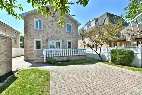 7627 175th Street Fresh Meadows NY 11366