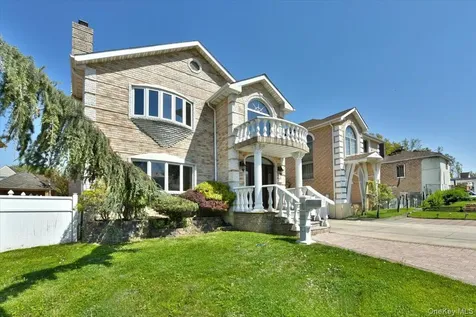 7627 175th Street Fresh Meadows NY 11366
