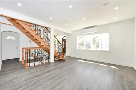7627 175th Street Fresh Meadows NY 11366