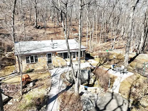 31 Hemlock Hill Lane Montebello NY 10901