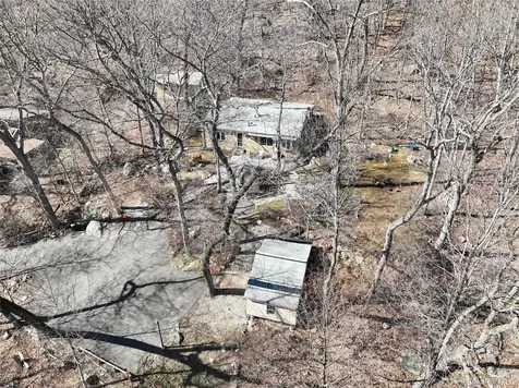 31 Hemlock Hill Lane Montebello NY 10901