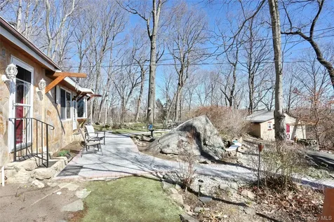 31 Hemlock Hill Lane Montebello NY 10901
