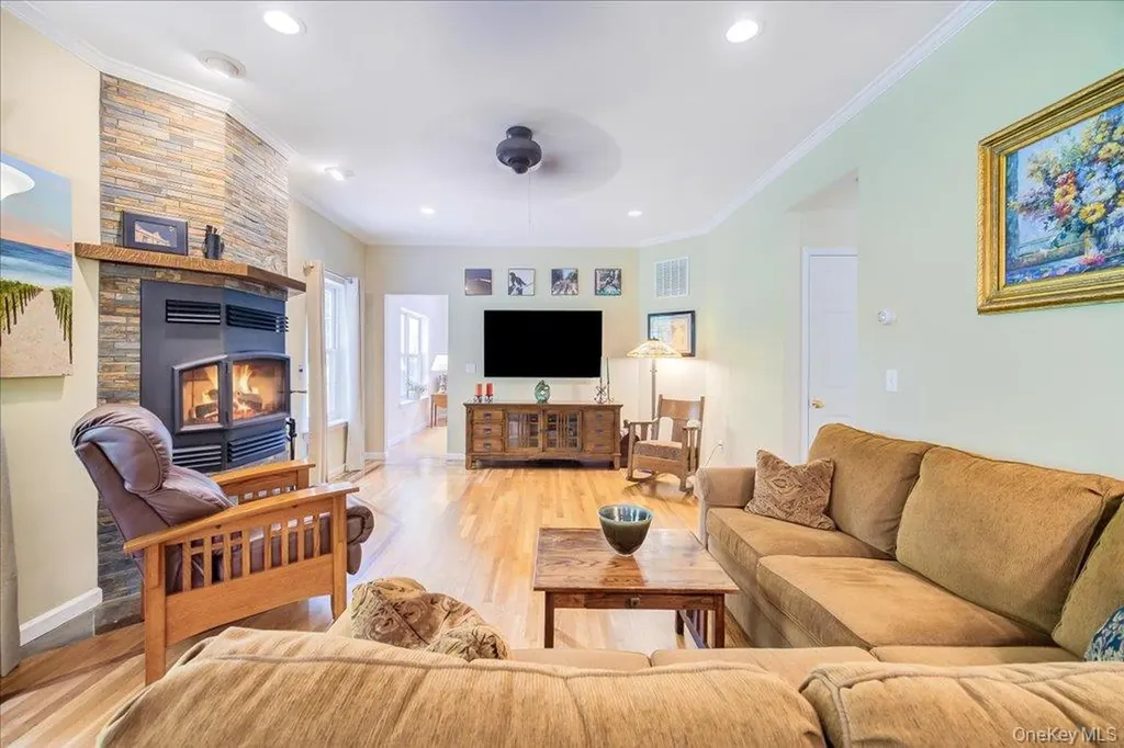 59 Millpond Lane Holmes NY 12531