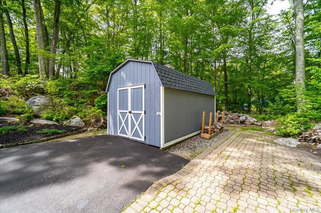 59 Millpond Lane Holmes NY 12531