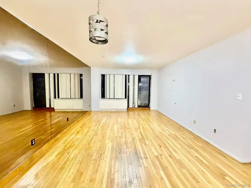 87-14 57th Road Elmhurst NY 11373