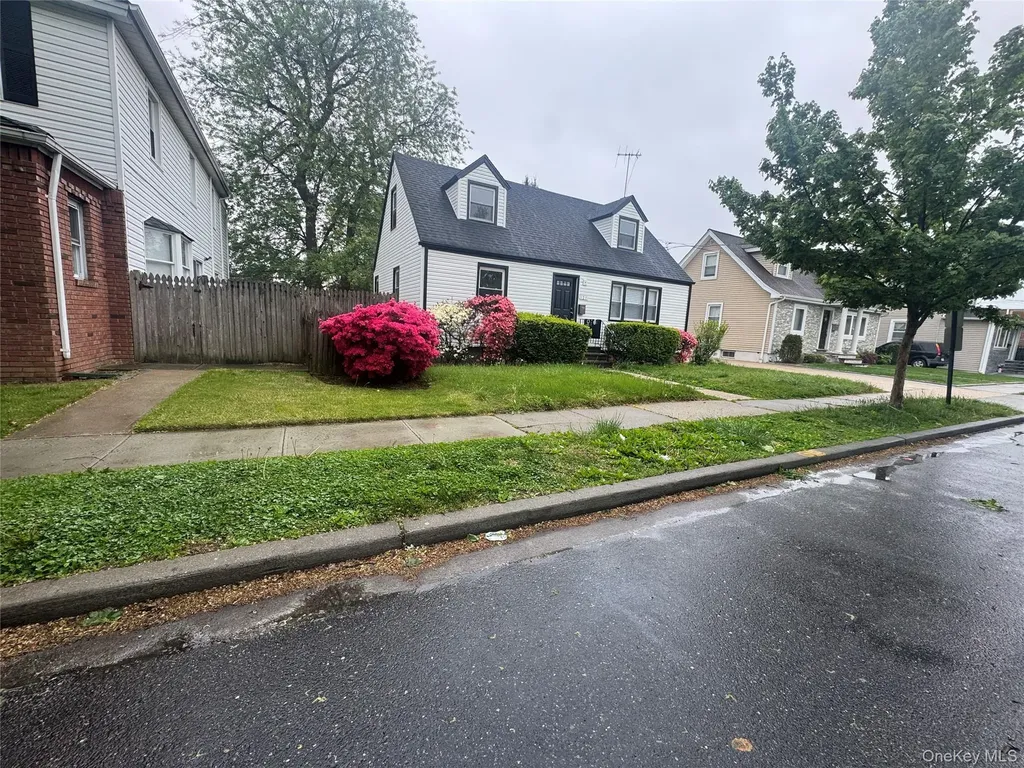 121 Sheridan Avenue Williston Park NY 11596