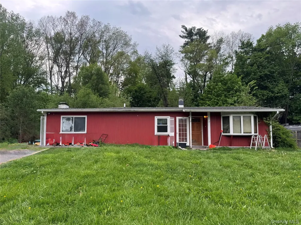 12 Park Circle Mount Marion NY 12456