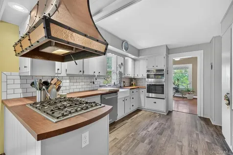 10 Edwin Road Poughkeepsie NY 12603