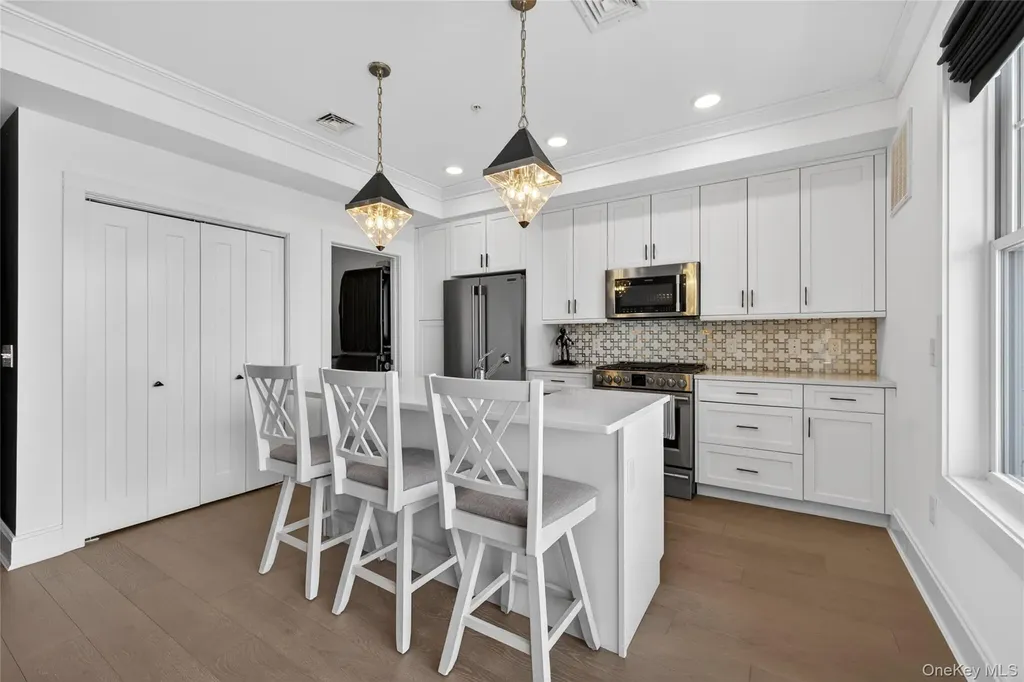 421 Marina Pointe Drive East Rockaway NY 11518
