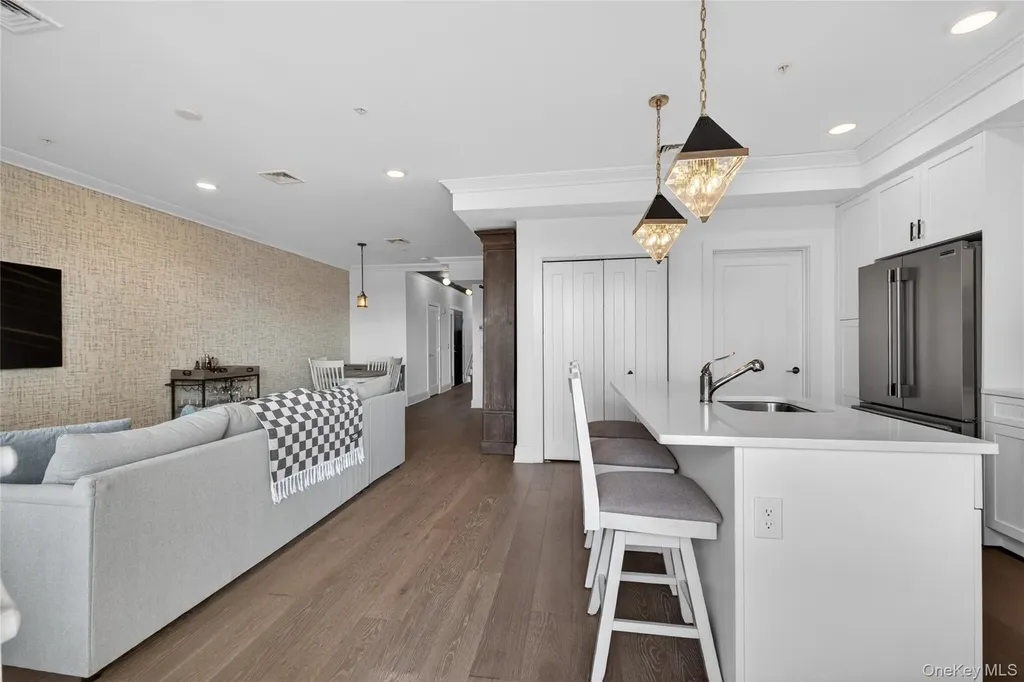 421 Marina Pointe Drive East Rockaway NY 11518