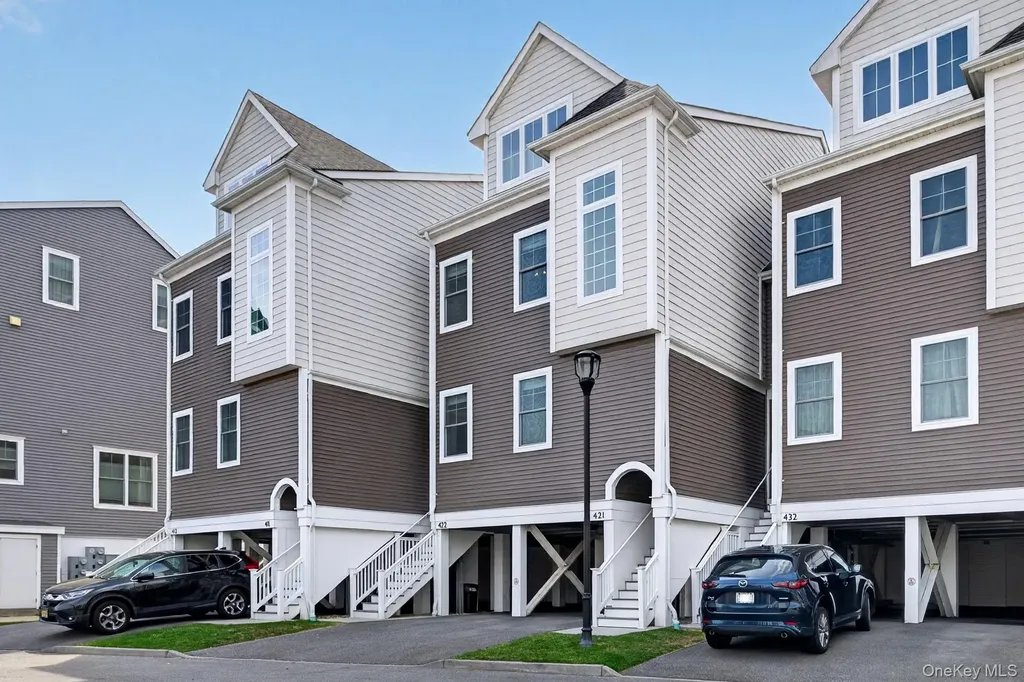 421 Marina Pointe Drive East Rockaway NY 11518