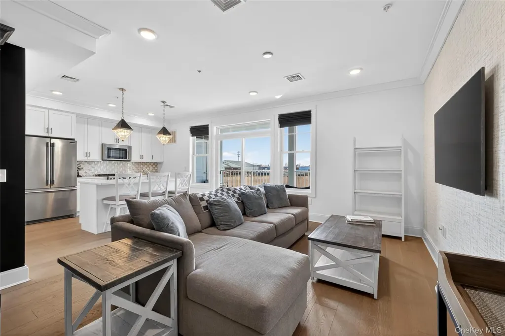 421 Marina Pointe Drive East Rockaway NY 11518