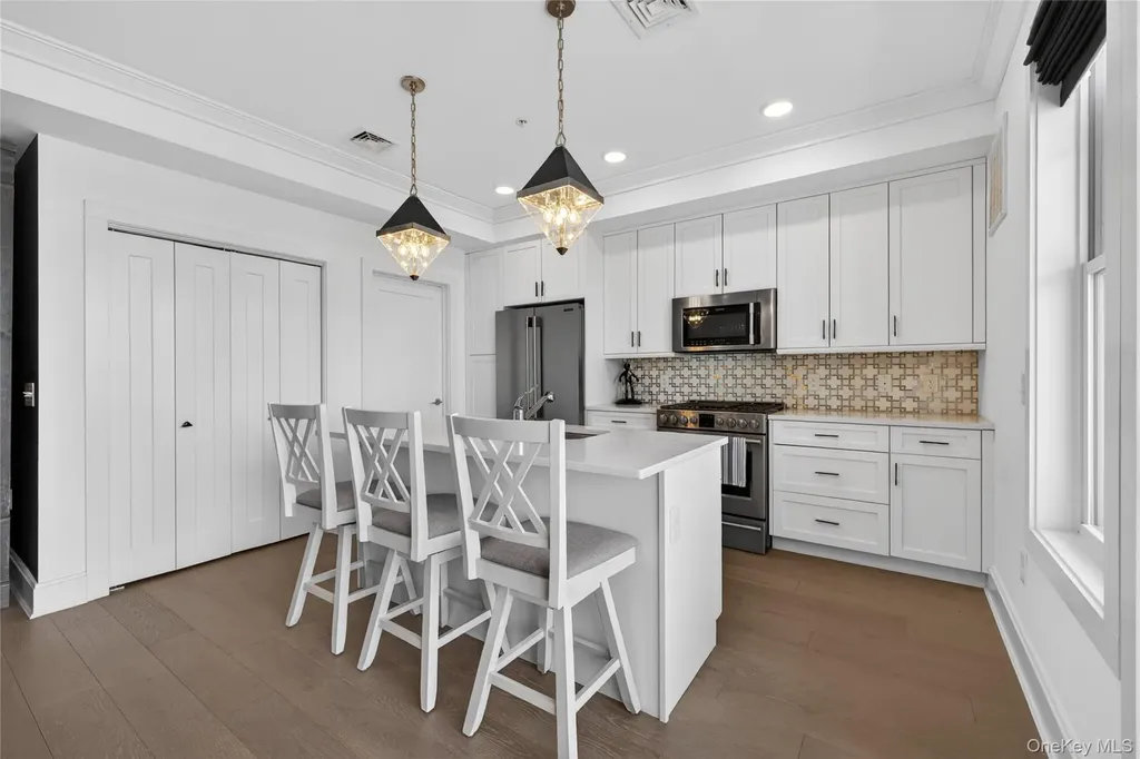 421 Marina Pointe Drive East Rockaway NY 11518