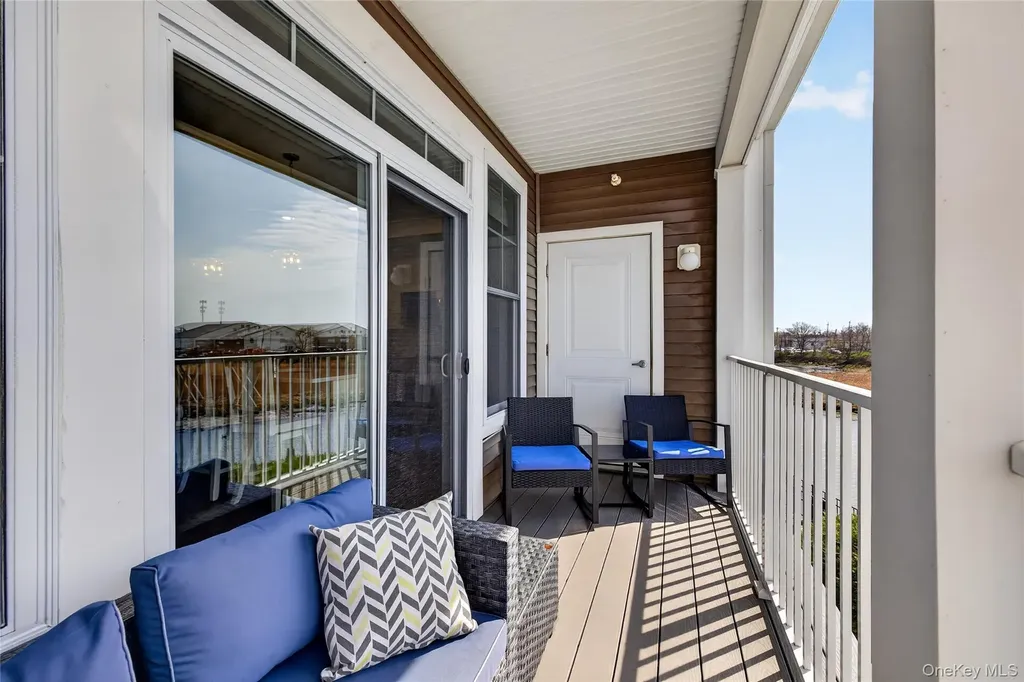 421 Marina Pointe Drive East Rockaway NY 11518