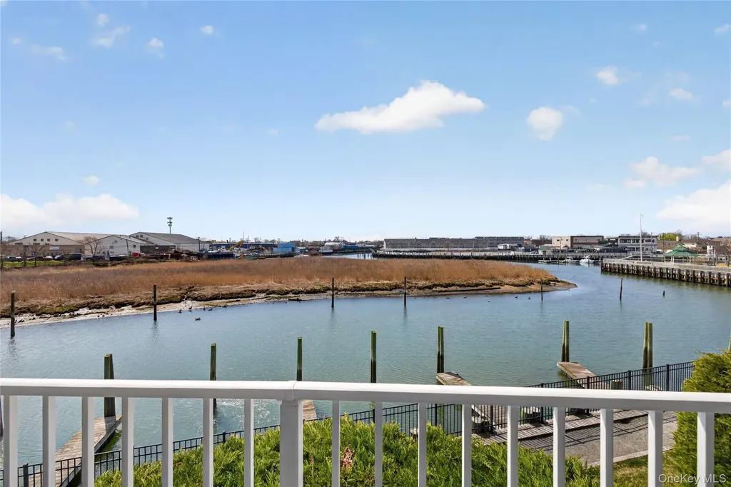 421 Marina Pointe Drive East Rockaway NY 11518