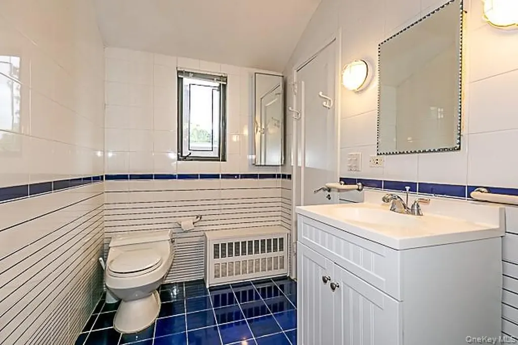 15 Mirrielees Road Great Neck NY 11021