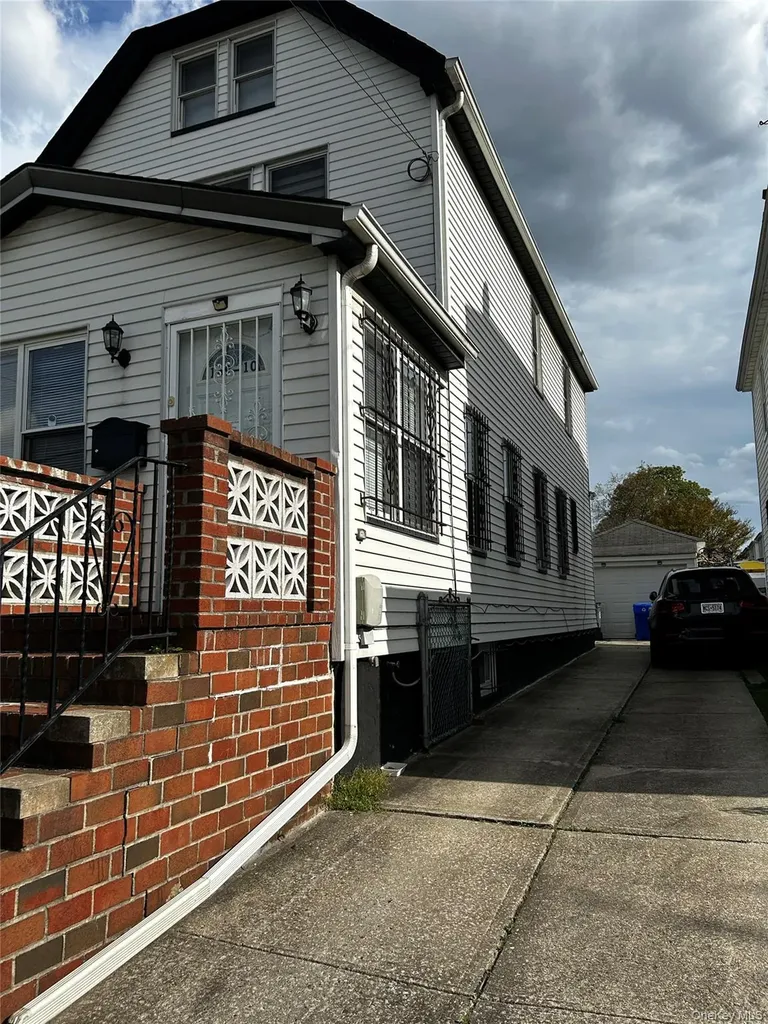 169-10 77th Road Fresh Meadows NY 11366