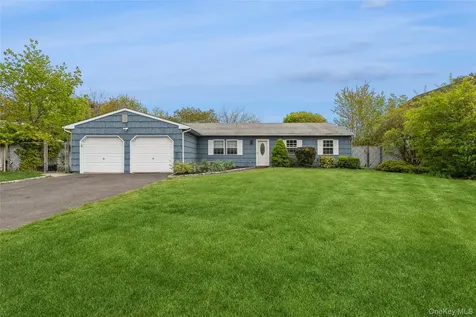 7 Austin Street Bellport NY 11713