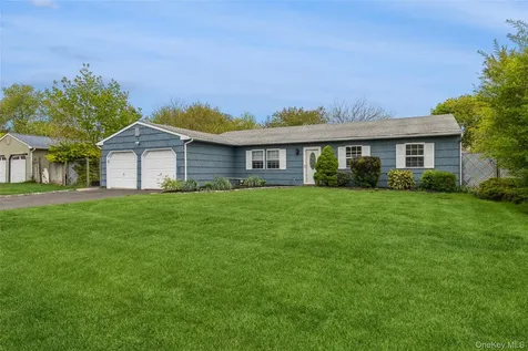 7 Austin Street Bellport NY 11713