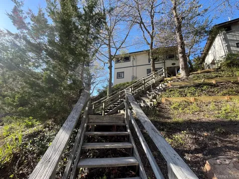 1834A Edwards Avenue Baiting Hollow NY 11933