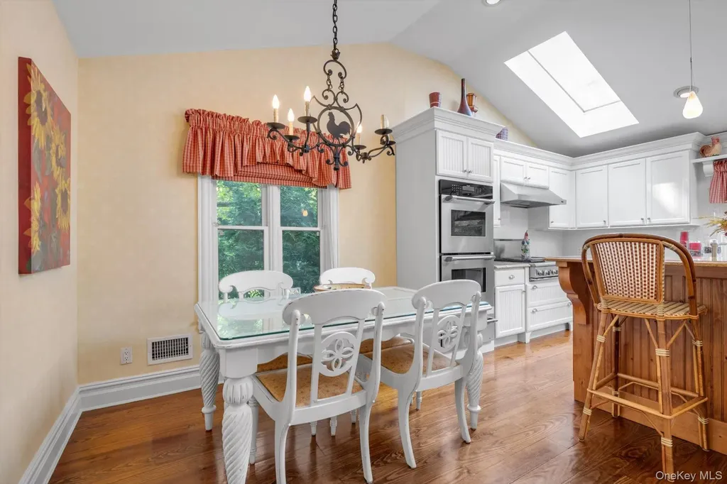 8 Briarfield Drive Great Neck NY 11020