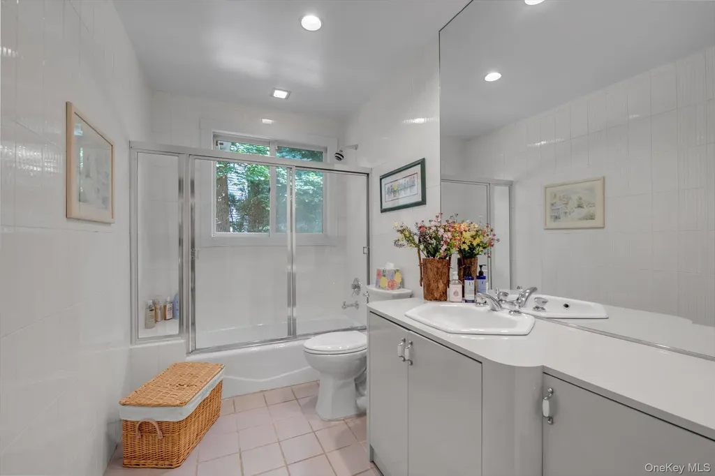 8 Briarfield Drive Great Neck NY 11020