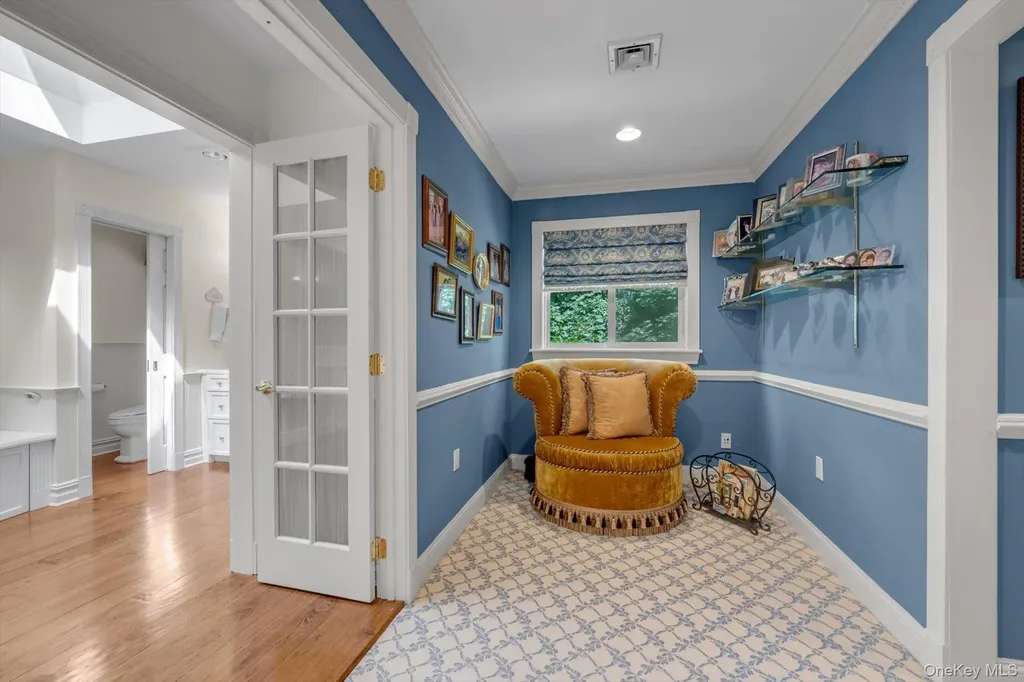 8 Briarfield Drive Great Neck NY 11020